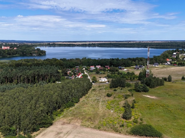 Działka w Moryniu blisko jeziora z wytyczoną drogą